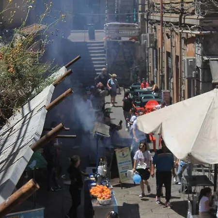 Palermovida: La Tua Casa Alla Vucciria Διαμέρισμα *